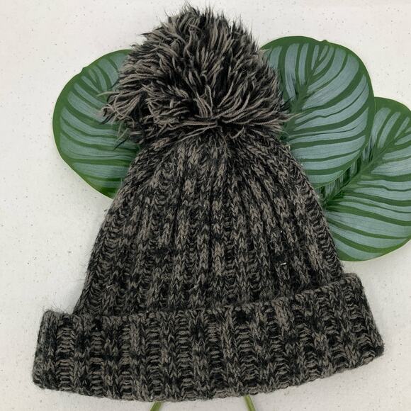 David & Young Gray Black Marble Ribbed Cuff Puff Pom Knit One Size Beanie Hat - Picture 1 of 6